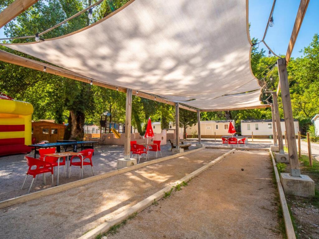 Camping Hotel Les Rives Du Loup Туррет-сюр-Лу Экстерьер фото