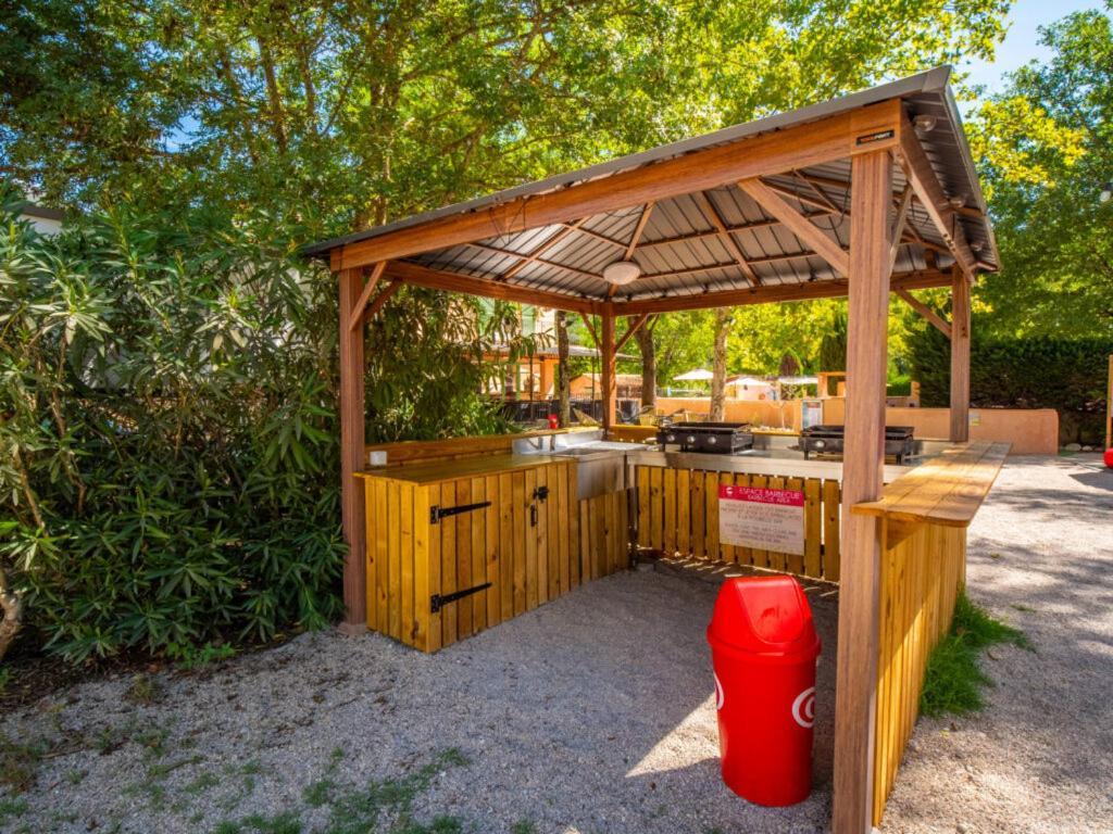 Camping Hotel Les Rives Du Loup Туррет-сюр-Лу Экстерьер фото
