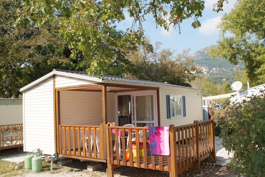 Camping Hotel Les Rives Du Loup Туррет-сюр-Лу Экстерьер фото